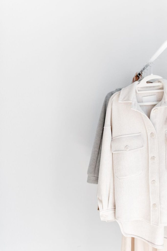 Como pesquisar campanhas sazonais da SHEIN com distribuição de roupas