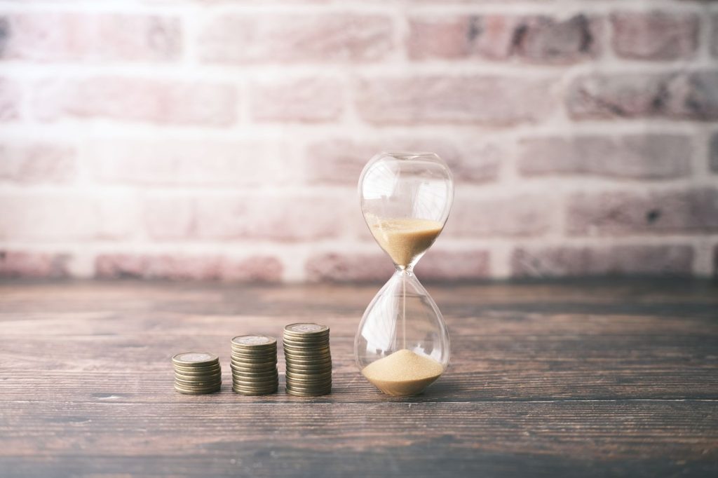 Tempo, tarefas e possíveis despesas: Compare o que cada oportunidade exige